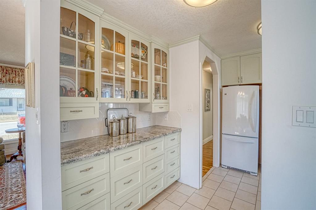 Fourth View of 7412 Fleetwood Drive SE, Fairview, Calgary, Alberta, T2H 0X1