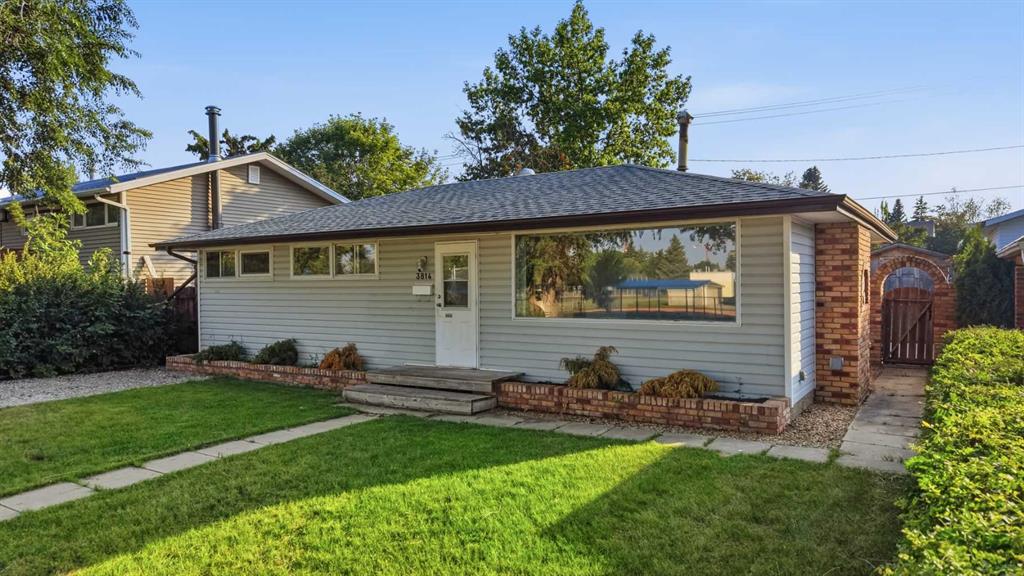 Third View of 3814 58 Avenue , West Park, Red Deer, Alberta, T4N 4T4