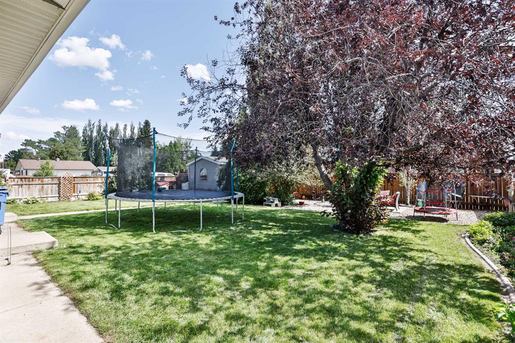 Third View of 5803 49 Street , NONE, Taber, Alberta, T1G 1E7