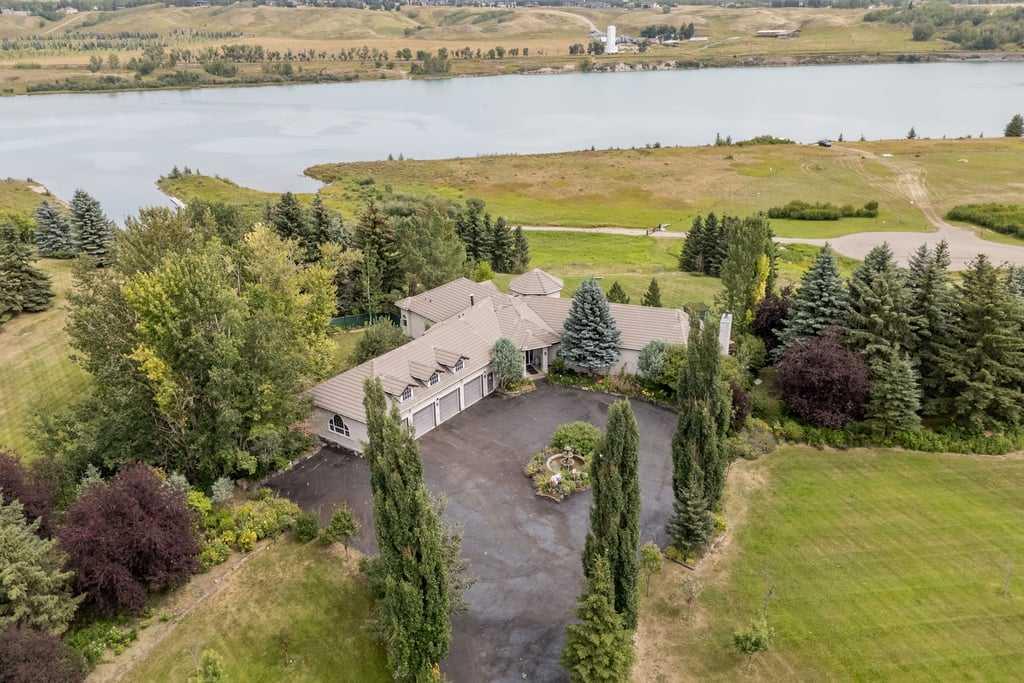 142 Emerald Bay Drive , A2339813, Alberta,