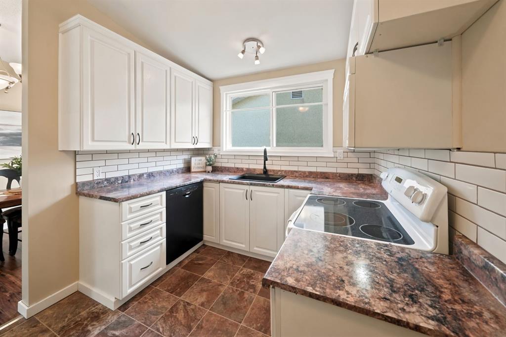 Fifth View of 4233 33 Street , Mountview, Red Deer, Alberta, T4N 0N1
