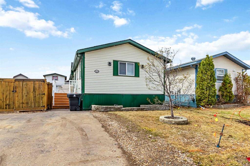 240 Mckinlay Crescent , A2339863, Alberta,