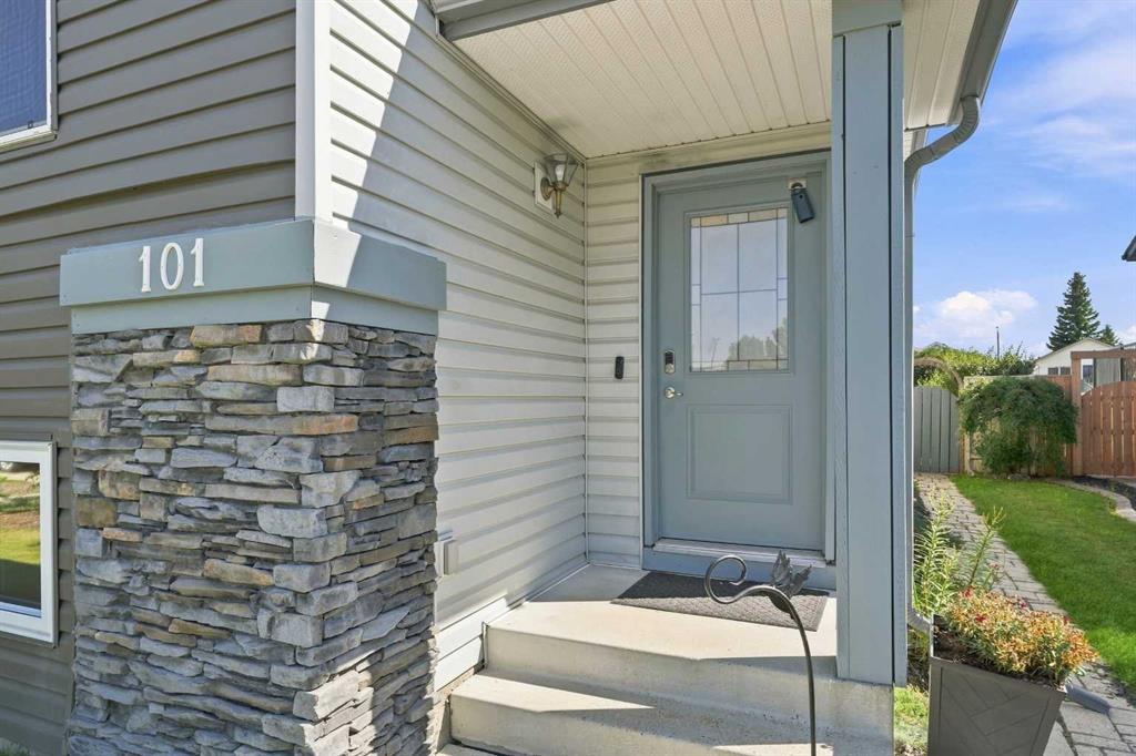 Third View of 101 Jewell Street , Johnstone Park, Red Deer, Alberta, T4P 3W3