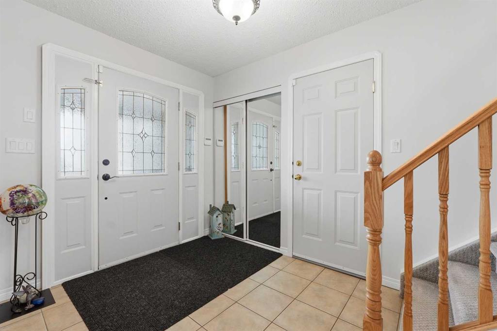 Fifth View of 280 Barrett Drive , Bower, Red Deer, Alberta, T4R 1H9