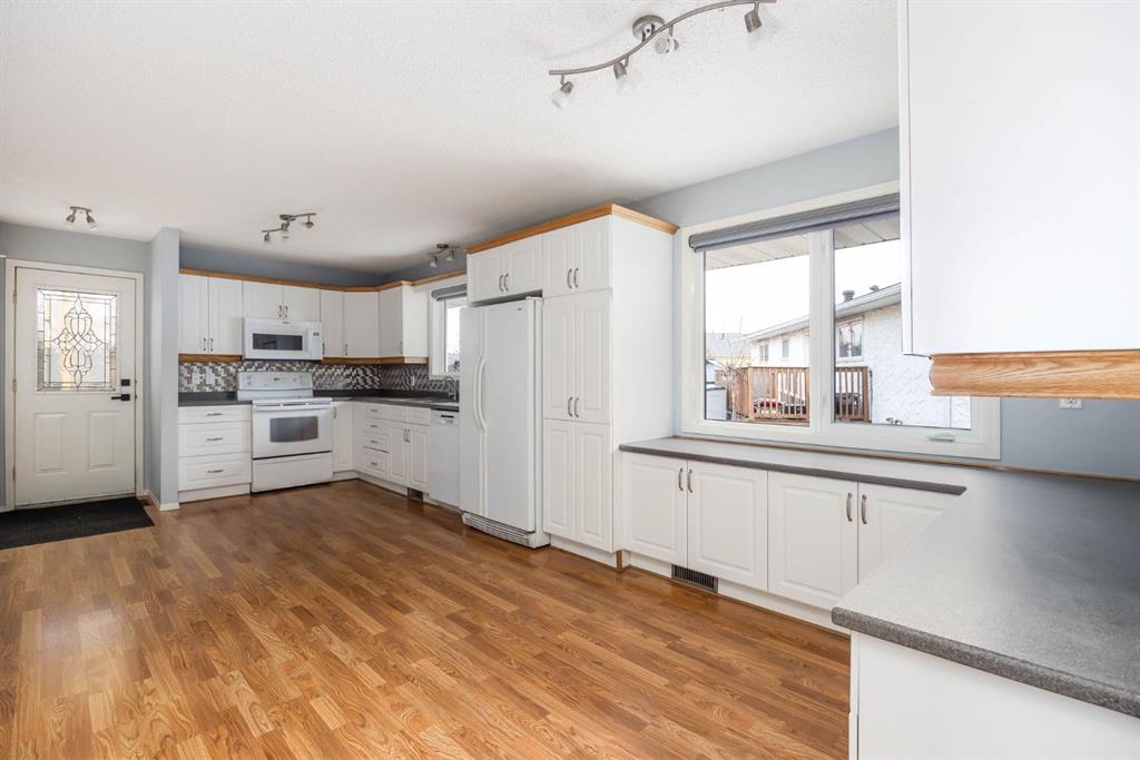Fifth View of 276 Cochrane Crescent , Thickwood, Fort McMurray, Alberta, T9K 1J4