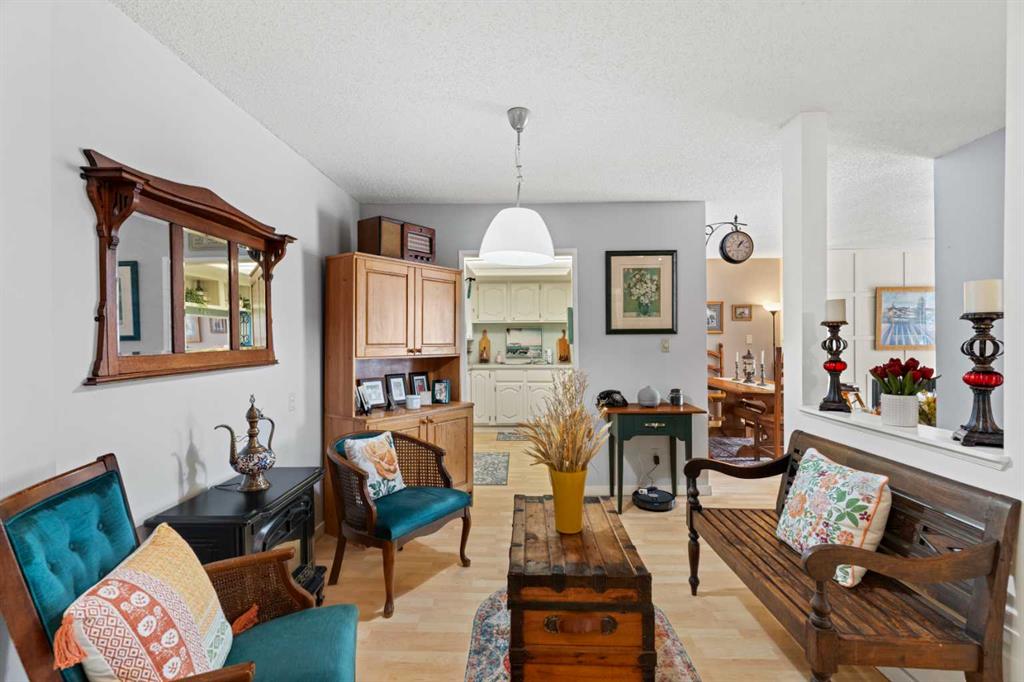 Fifth View of 201, 3719C 49 Street NW, Varsity, Calgary, Alberta, T3A2E3