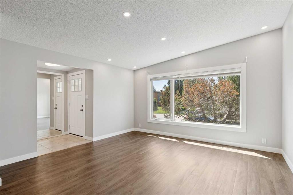 Third View of 702 Kingsmere Crescent SW, Kingsland, Calgary, Alberta, T2V 2H7