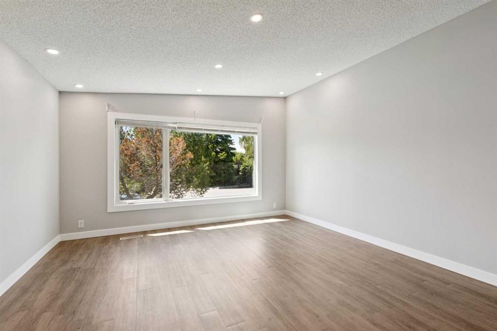 Fourth View of 702 Kingsmere Crescent SW, Kingsland, Calgary, Alberta, T2V 2H7