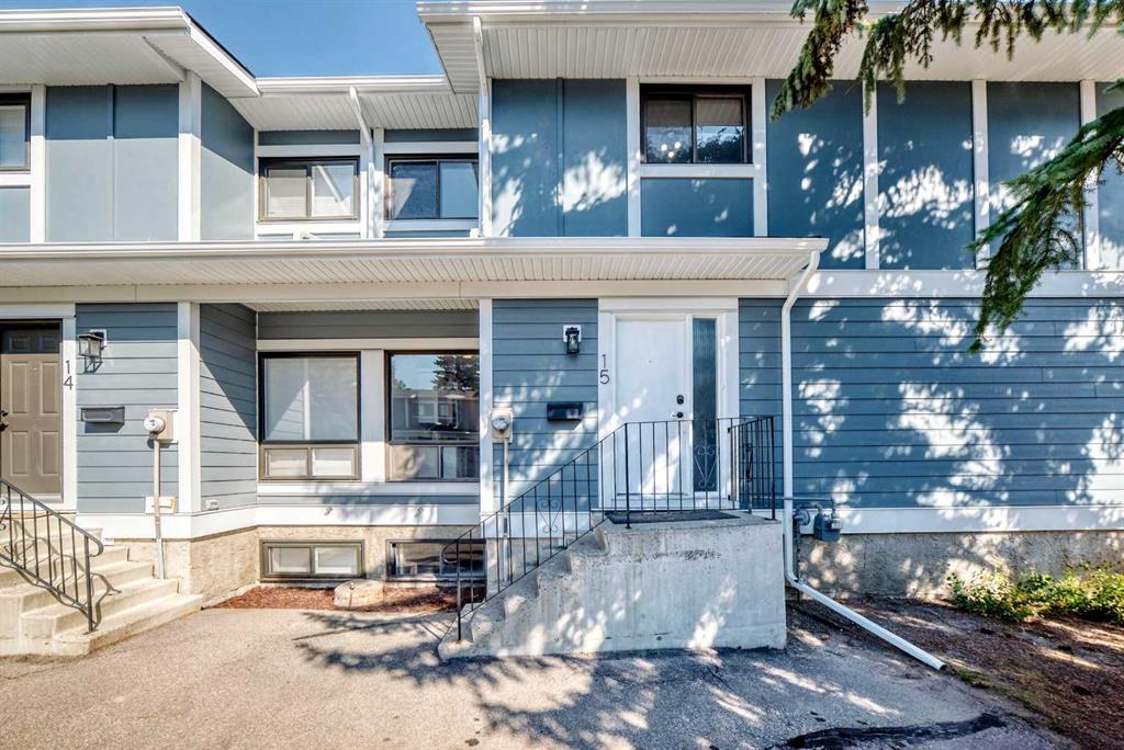 Third View of 15, 2210 Oakmoor Drive SW, Palliser, Calgary, Alberta, T2V 4R4