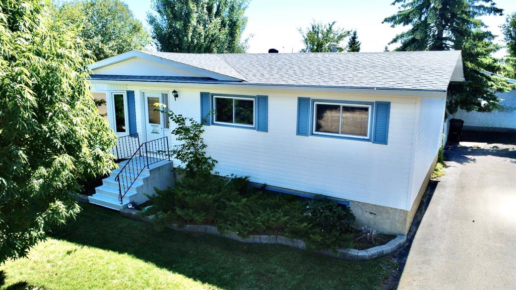 305 7 Avenue E, A2340276, Alberta,