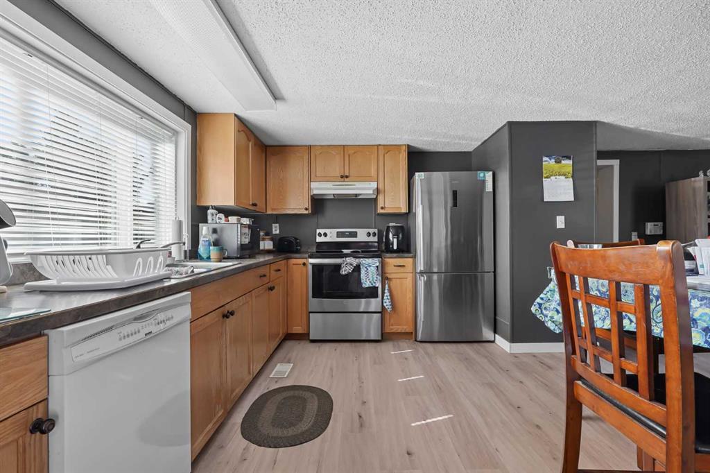 Third View of 12, 5301 2 Street , NONE, Coalhurst, Alberta, T0L 0V0