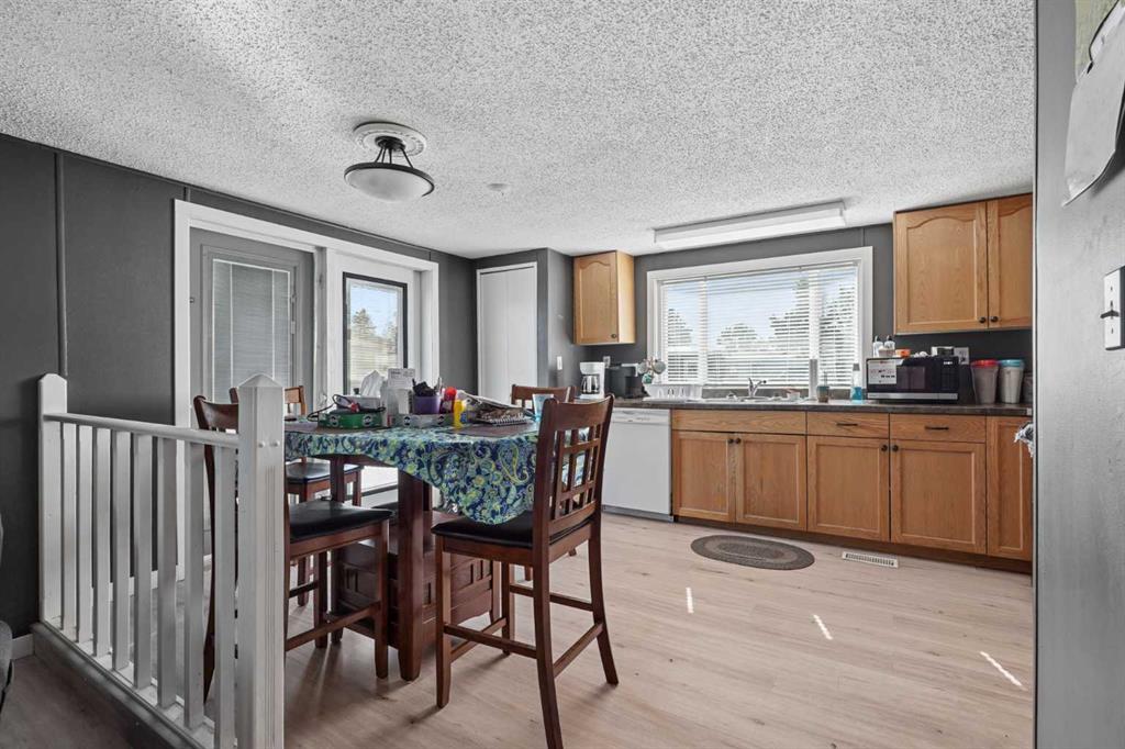 Fifth View of 12, 5301 2 Street , NONE, Coalhurst, Alberta, T0L 0V0