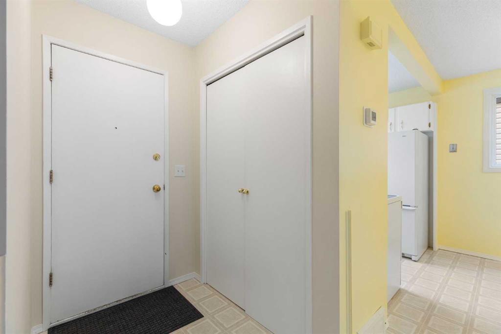 Third View of 22, 740 Bracewood Drive SW, Braeside, Calgary, Alberta, T2W 3N3