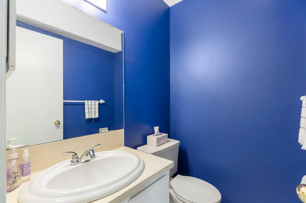 Fifth View of 22, 740 Bracewood Drive SW, Braeside, Calgary, Alberta, T2W 3N3