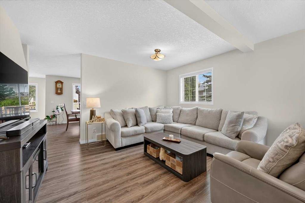 Fifth View of 625 Somerset Drive SW, Somerset, Calgary, Alberta, T2Y 4K7