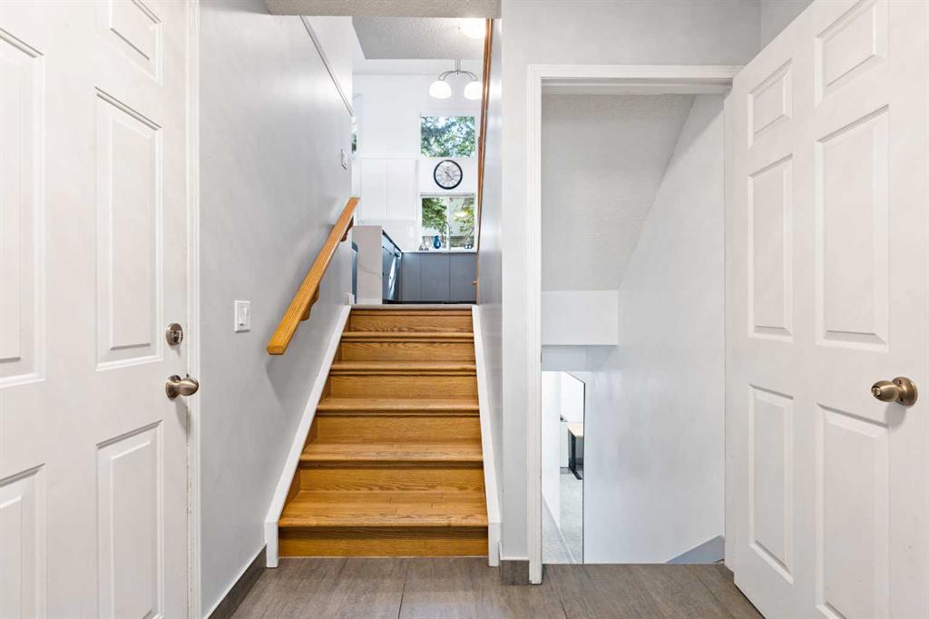 Fourth View of 12 Kingsland Villas SW, Kingsland, Calgary, Alberta, T2V 5J9