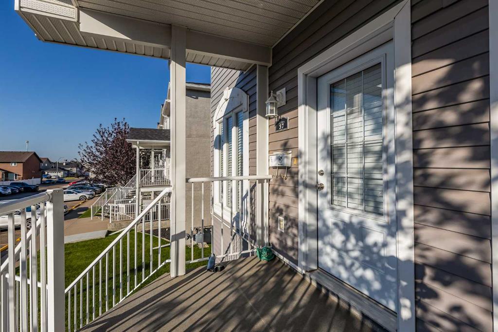 Fifth View of 37 Somerset Lane SE, Southland, Medicine Hat, Alberta, T1B0E5