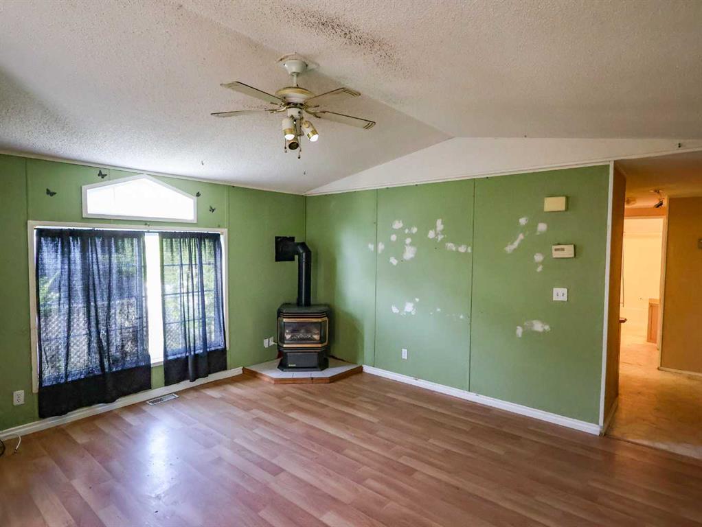 Third View of 6024 Spruce Crescent , Grandview, Stettler, Alberta, T4K1G6