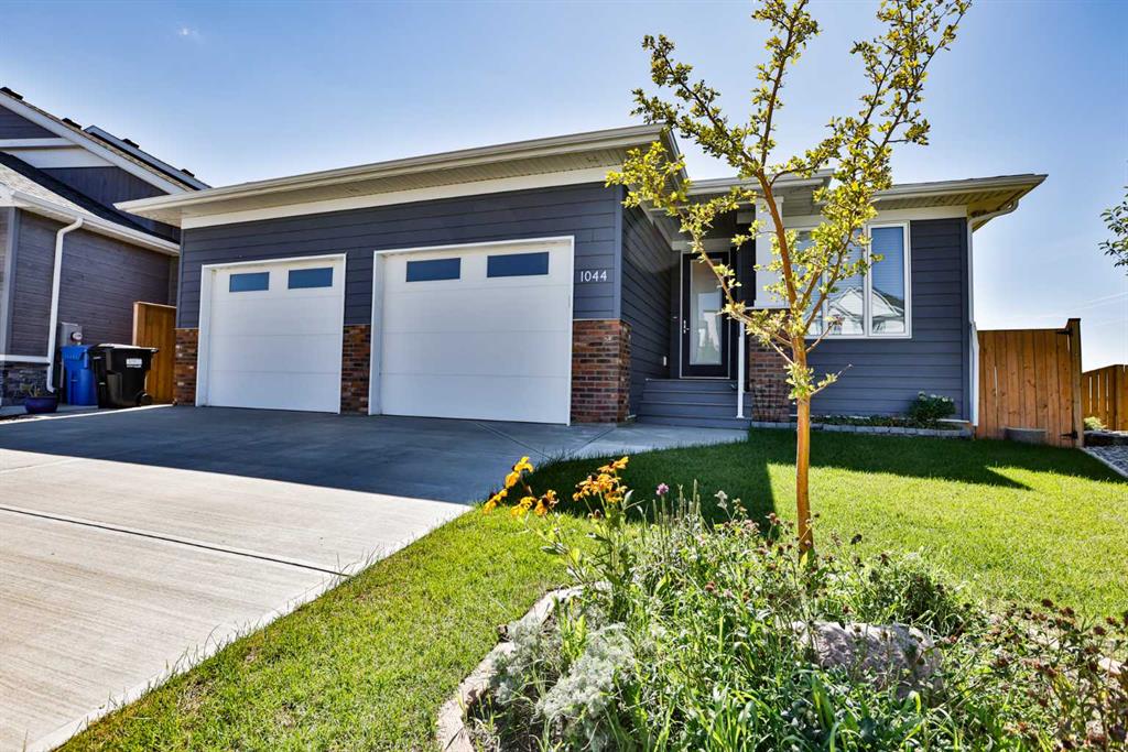 1044 Caledonia Place W, A2340440, Alberta,