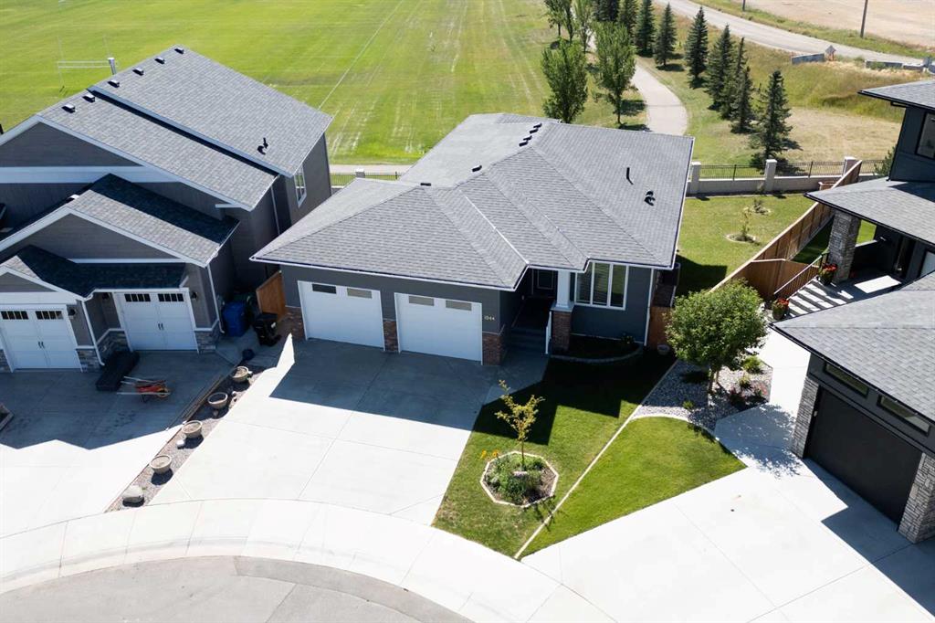 Fourth View of 1044 Caledonia Place W, The Crossings, Lethbridge, Alberta, T1J 5W1