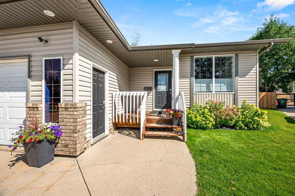 Third View of 2105 52 Avenue Close , College Park, Lloydminster, Alberta, T9V 2Z8