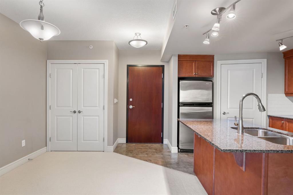 Fourth View of 802, 910 5 Avenue SW, Downtown Commercial Core, Calgary, Alberta, T2P0C3