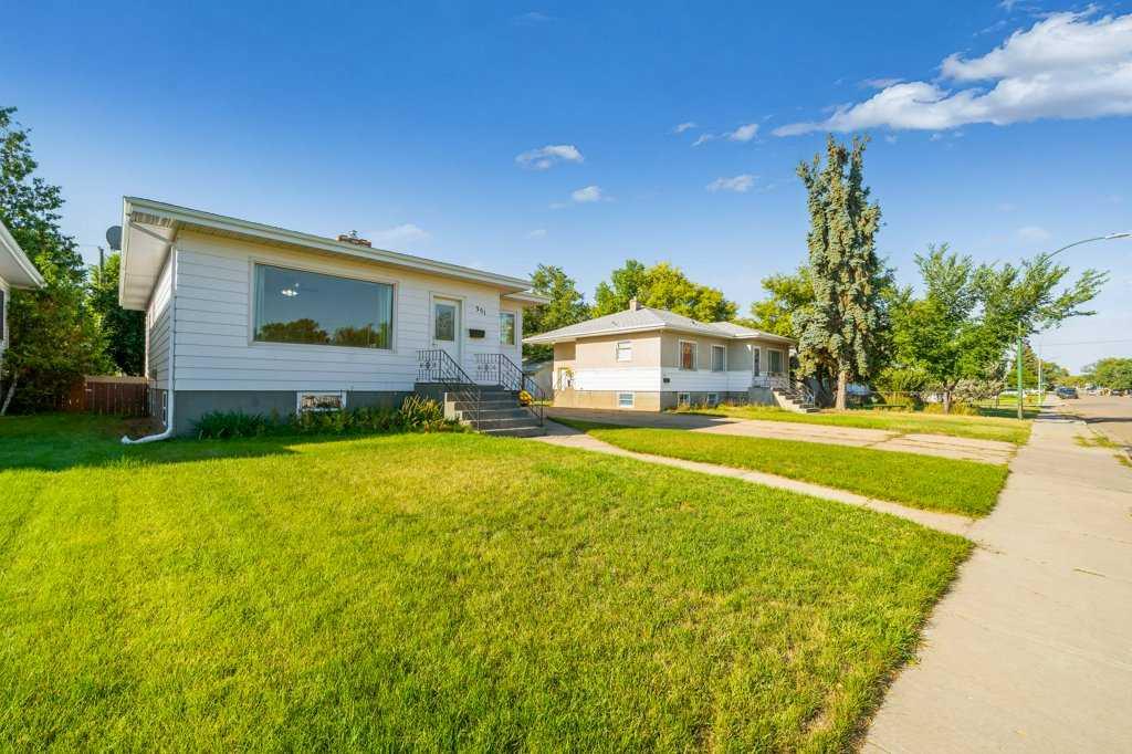 Third View of 351 9 Street SW, SW Hill, Medicine Hat, Alberta, T1A 4P1
