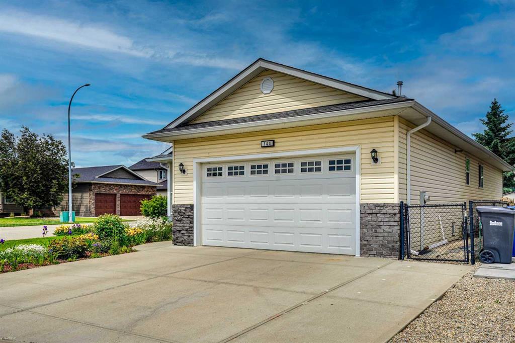 144 Hillcrest Cape , A2340454, Alberta,