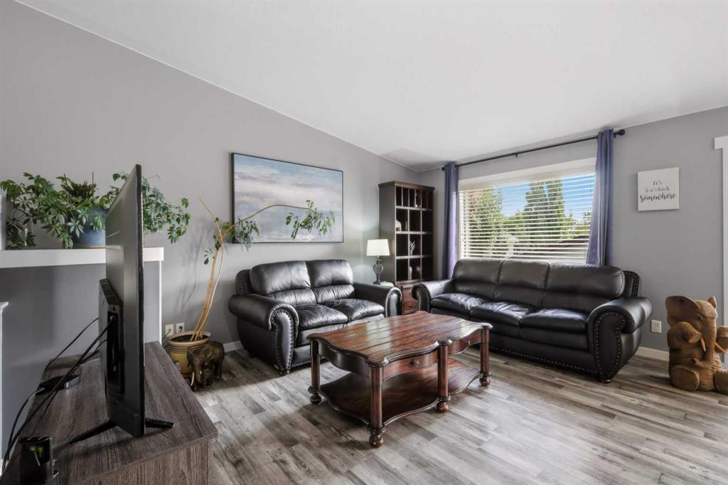 Fourth View of 276 Lindsay Avenue , Lancaster Green, Red Deer, Alberta, T4R 3G7