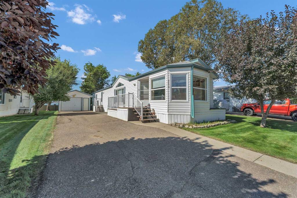 111, 1600 Strachan Road SE, A2340470, Alberta,
