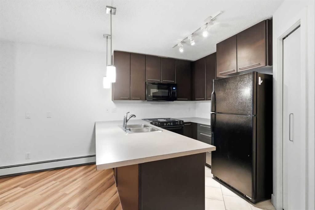 Fifth View of 235, 35 Richard Court SW, Lincoln Park, Calgary, Alberta, T3E 7N9