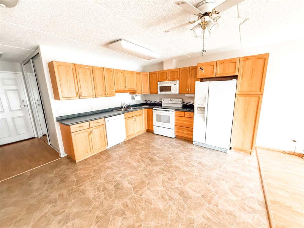 Fourth View of 205, 777 48 Street , NONE, Edson, Alberta, T7E 1Z6