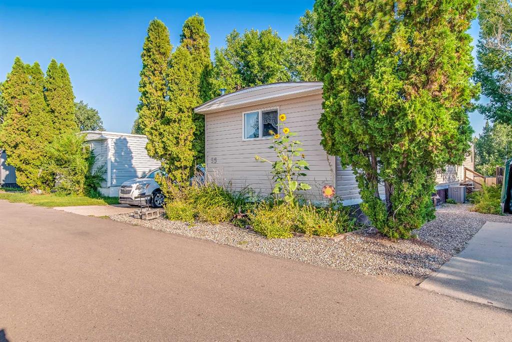 Third View of 55, 4000 13 Avenue SE, SE Southridge, Medicine Hat, Alberta, T1B1J3