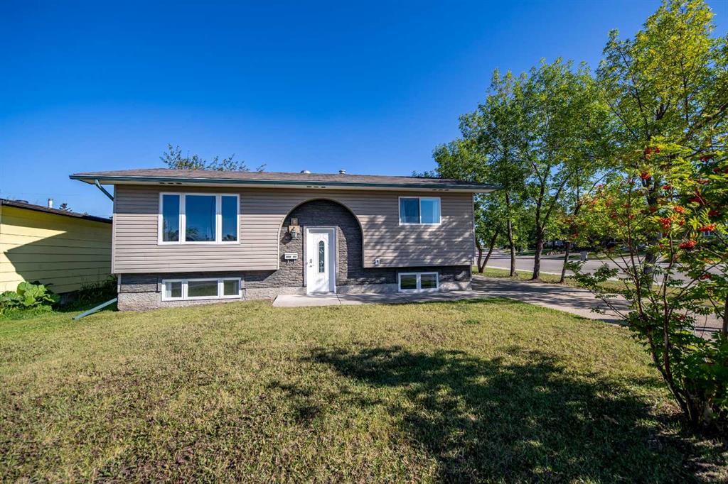Third View of 9710 117 Avenue , Crystal Ridge, Grande Prairie, Alberta, T8V 3P4