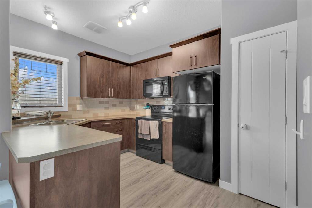 Fifth View of 2 Sullivan Close , Sunnybrook South, Red Deer, Alberta, T4R 0P9