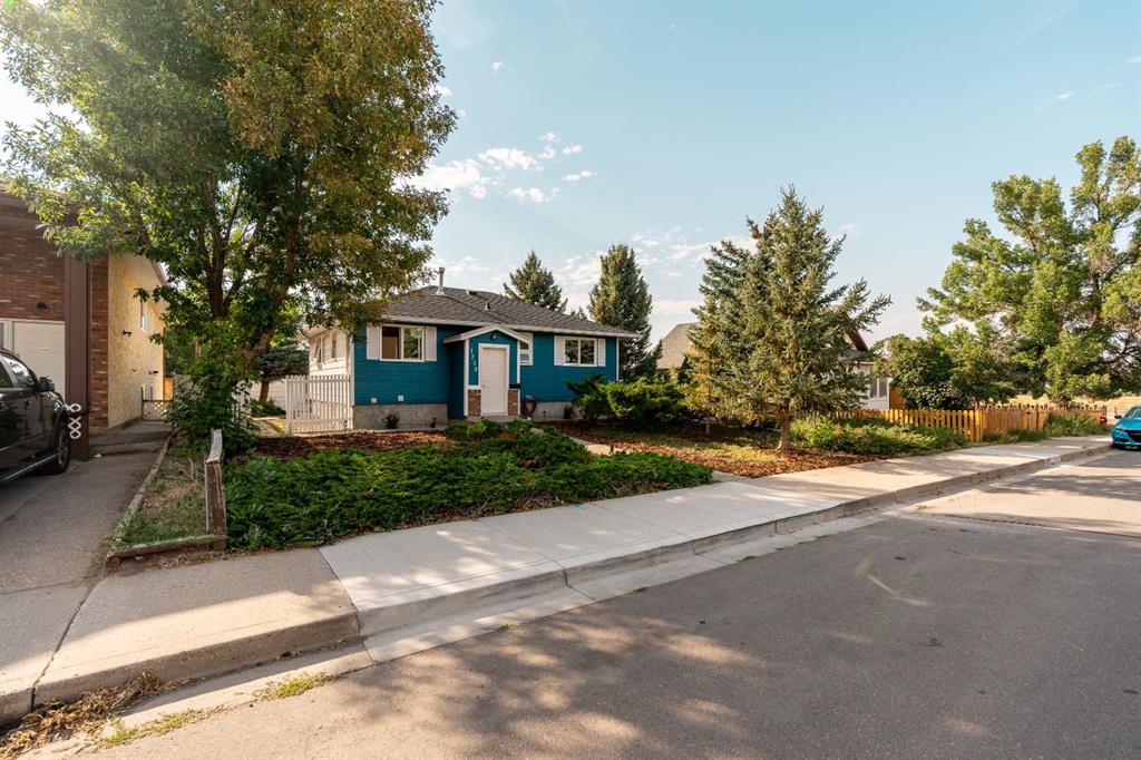 Third View of 1238 8 Street N, Senator Buchanan, Lethbridge, Alberta, T1H 1Z4