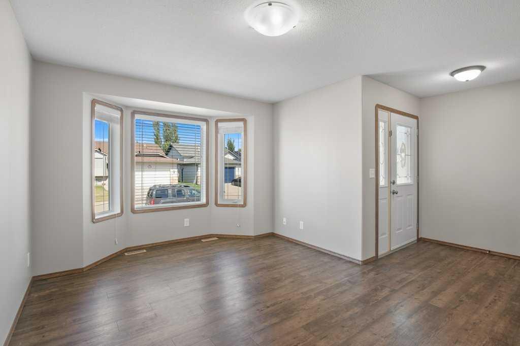 Fifth View of 127 Lyons Close , Lancaster Green, Red Deer, Alberta, T4R 3P6