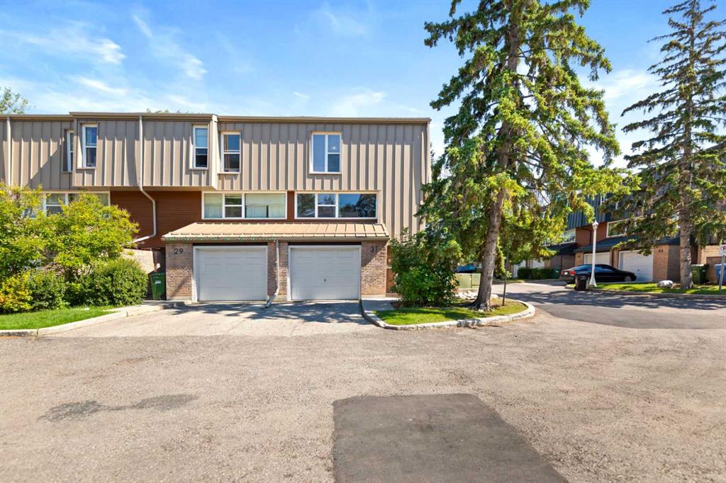 Fourth View of 31 Brae Glen Court SW, Braeside, Calgary, Alberta, T2W 1B6