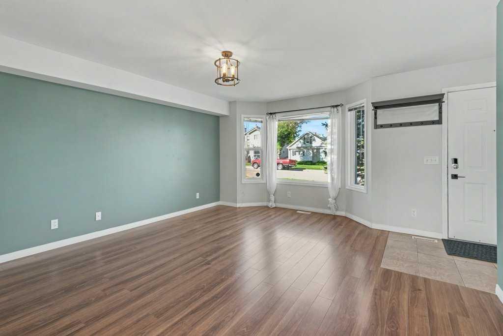 Fourth View of 8034 24 Street SE, Ogden, Calgary, Alberta, T2C 0Z3