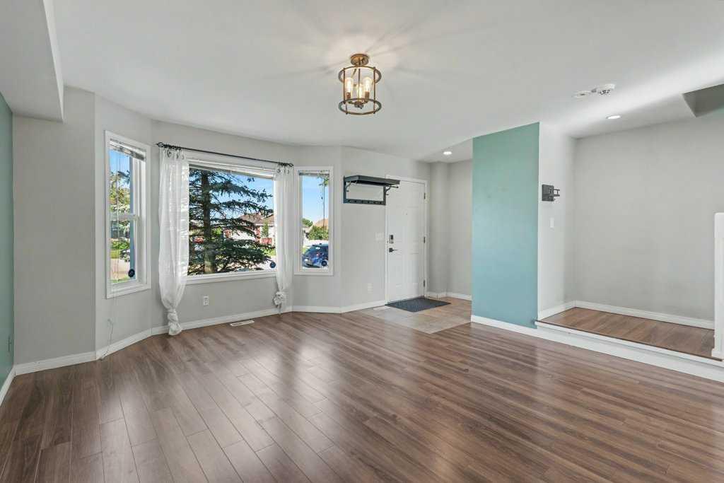 Fifth View of 8034 24 Street SE, Ogden, Calgary, Alberta, T2C 0Z3
