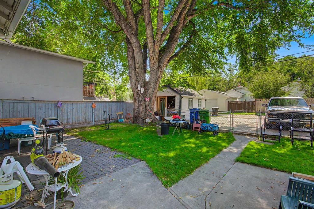 Fifth View of 121 10 Avenue NE, Crescent Heights, Calgary, Alberta, T2E 0W8