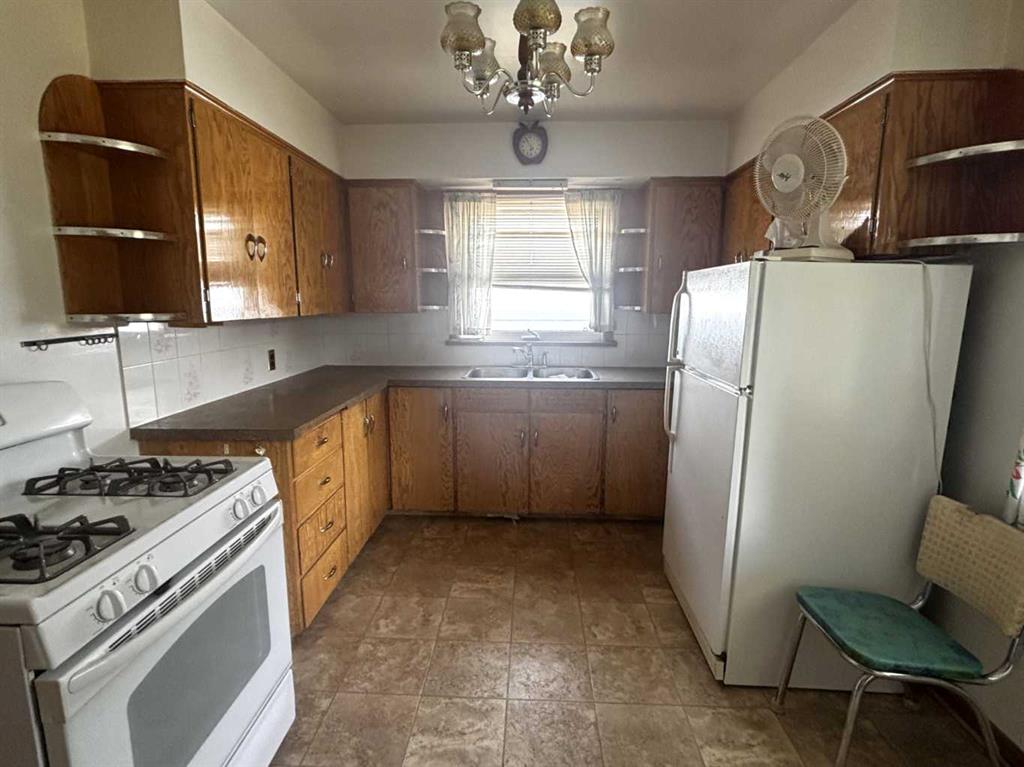 Third View of 1915 1 Avenue N, Westminster, Lethbridge, Alberta, T1H 0A7
