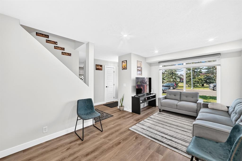 Fifth View of 40 Falconridge Close NE, Falconridge, Calgary, Alberta, T3J1A7