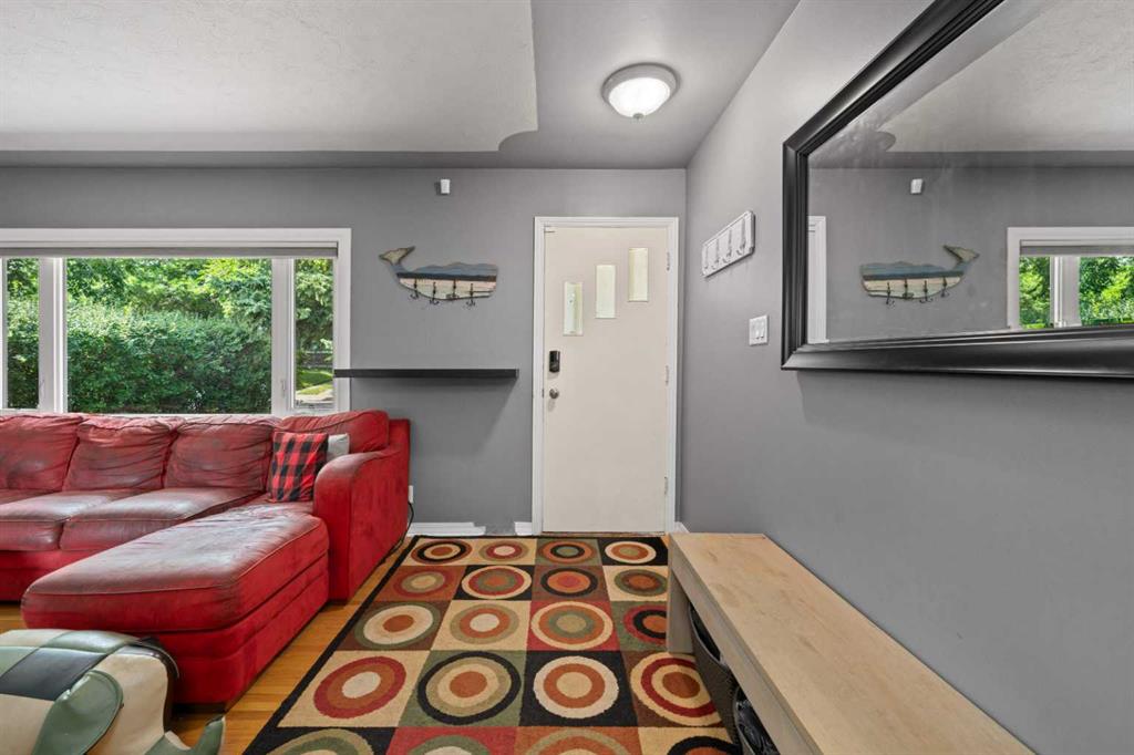 Fourth View of 46 Westwood Drive SW, Westgate, Calgary, Alberta, T3C 2V7