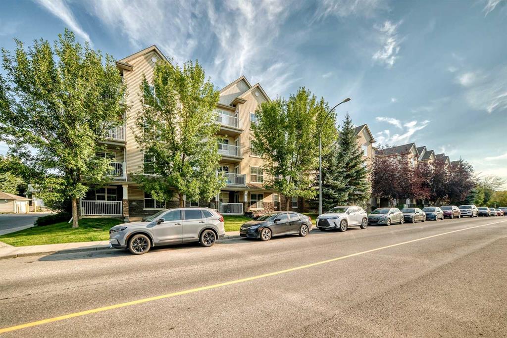 411, 2000 Applevillage Court SE, A2340949, Alberta,