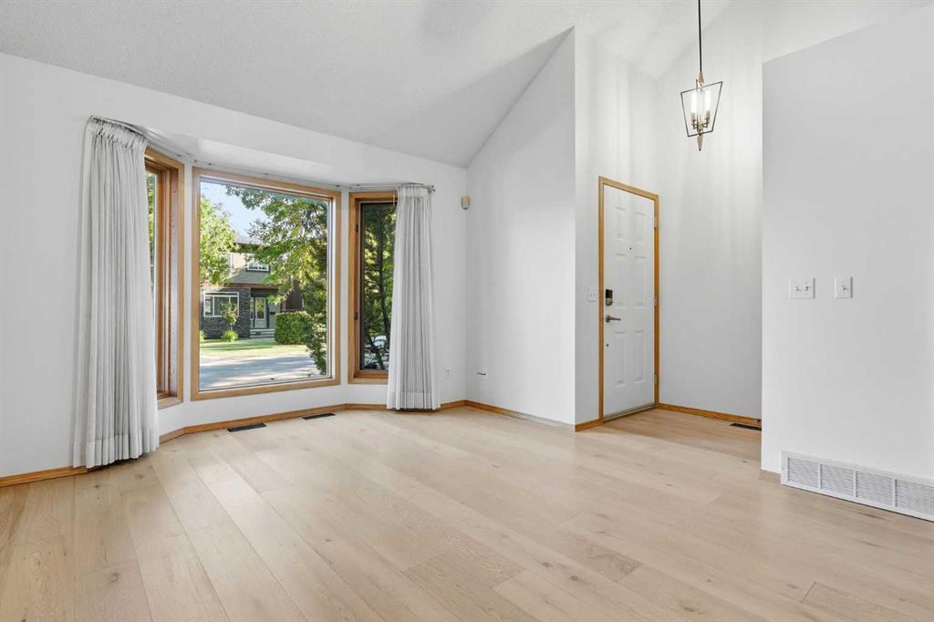 Fifth View of 463 23 Avenue NW, Mount Pleasant, Calgary, Alberta, T2M 1S5