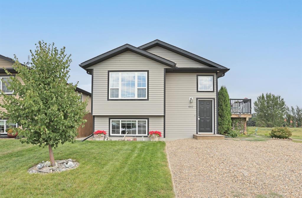 447 Emerson Avenue E, A2341006, Alberta,