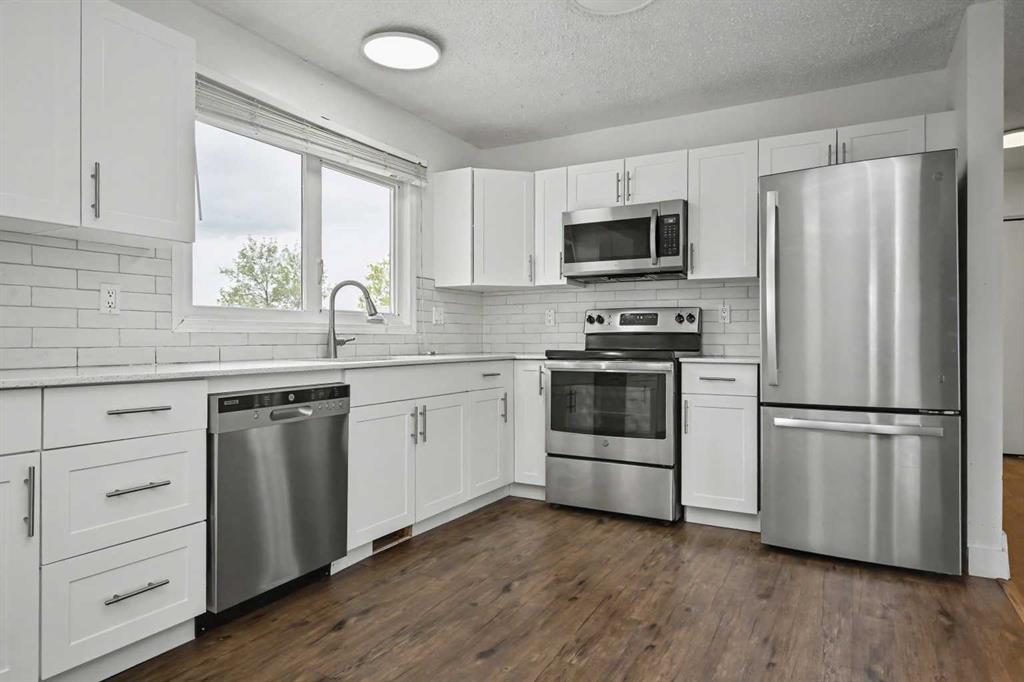 Fifth View of 7330 99A Street , South Patterson Place, Grande Prairie, Alberta, T8V 4Y4