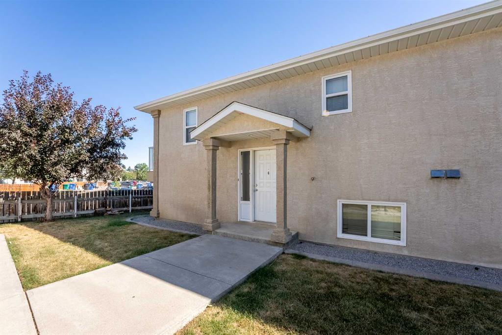 Third View of 6, 5 Tartan Boulevard W, West Highlands, Lethbridge, Alberta, T1J 4Y5