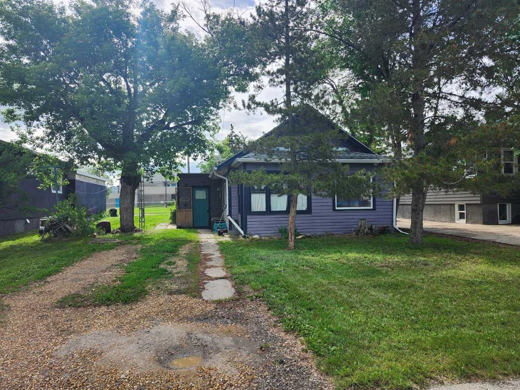 Fourth View of 355 4 Street W, Downtown, Drumheller, Alberta, T0J 0Y3